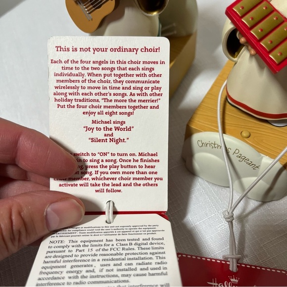 Hallmark Wireless Children's Angel Choir figurines, collectible.2012 - Picture 7 of 9